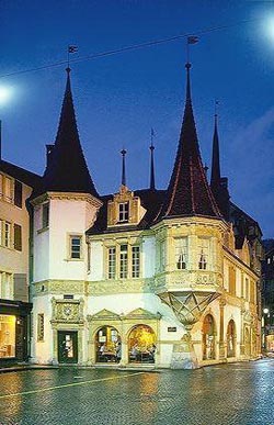 Neuchâtel v noci